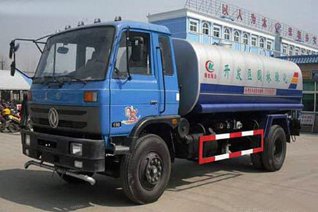 东风153洒水车